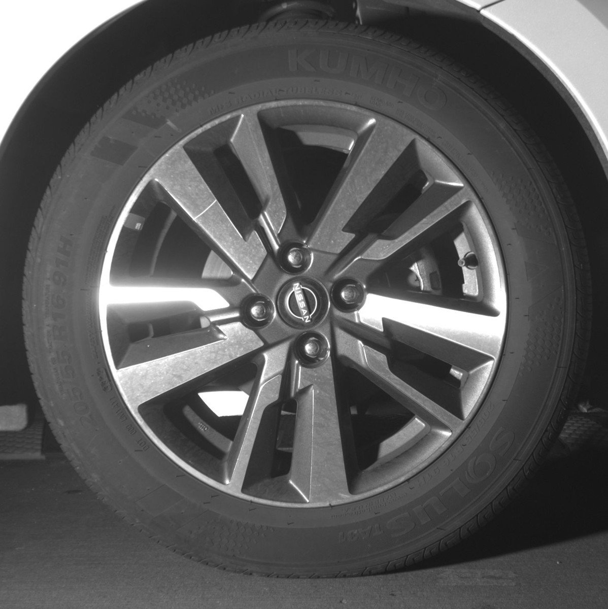 Used 2025 Nissan Versa SV image 13