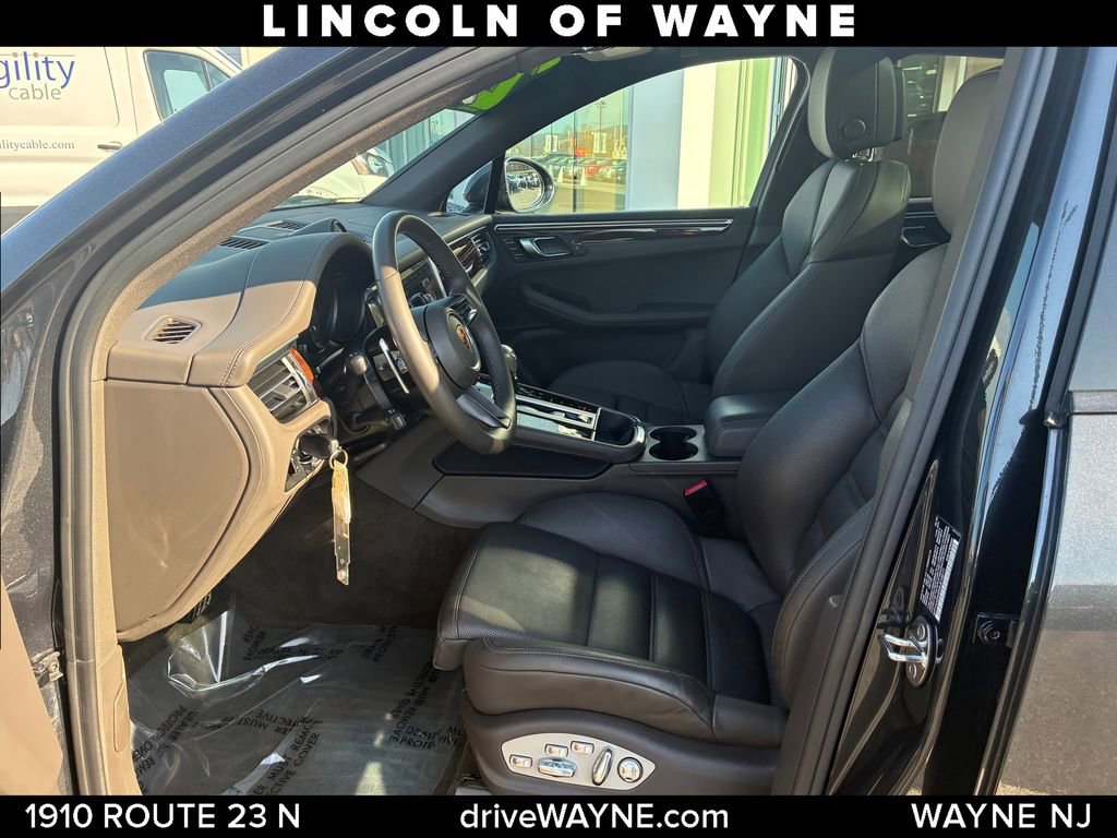 Used 2022 Porsche Macan image 11