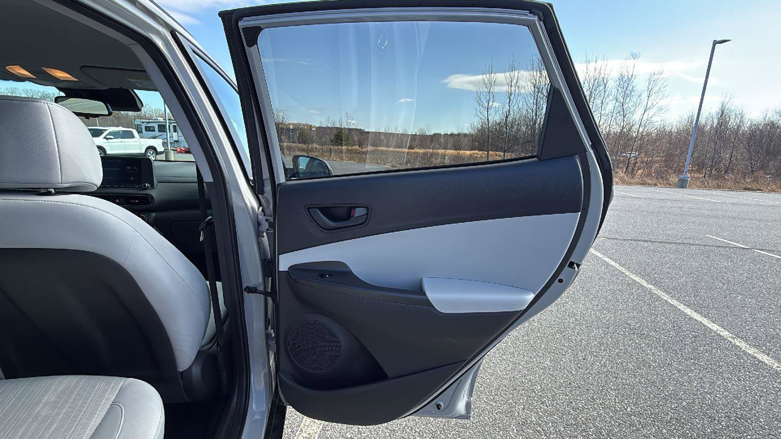 Used 2023 Hyundai Kona SEL image 18