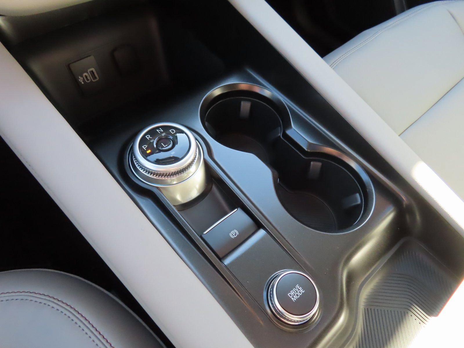 New 2026 Ford Explorer Active w/ Active Comfort Package image 12