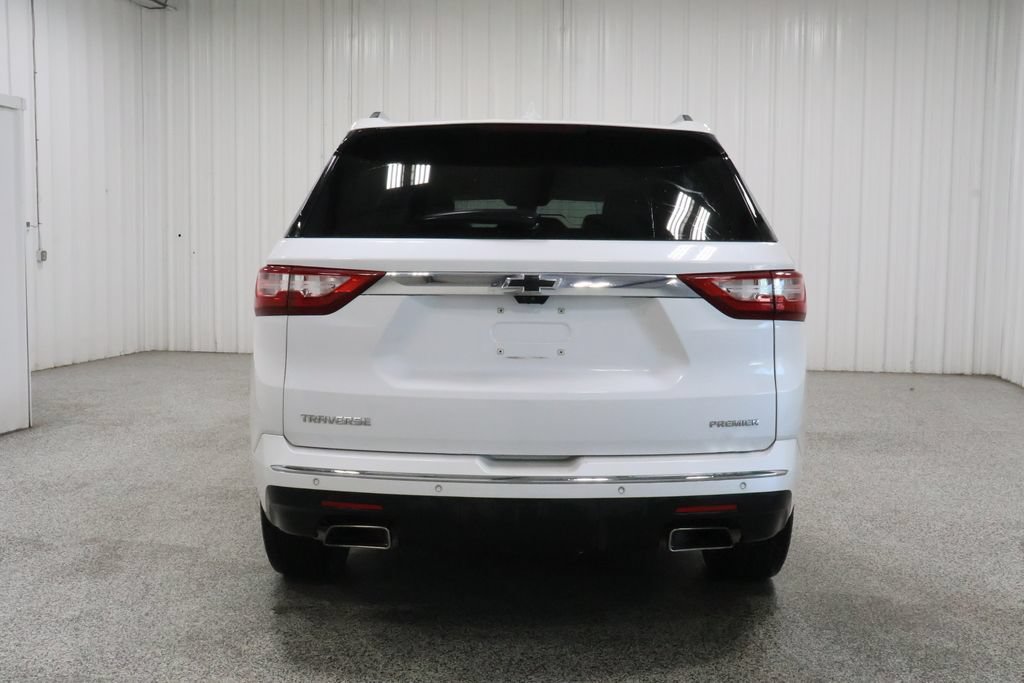 Used 2019 Chevrolet Traverse Premier w/ Driver Confidence II Package FWD image 4