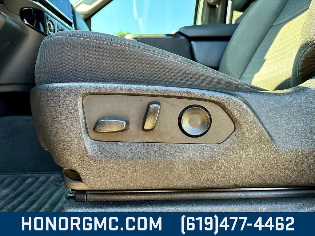 Used 2022 Chevrolet Silverado 1500 LT image 13