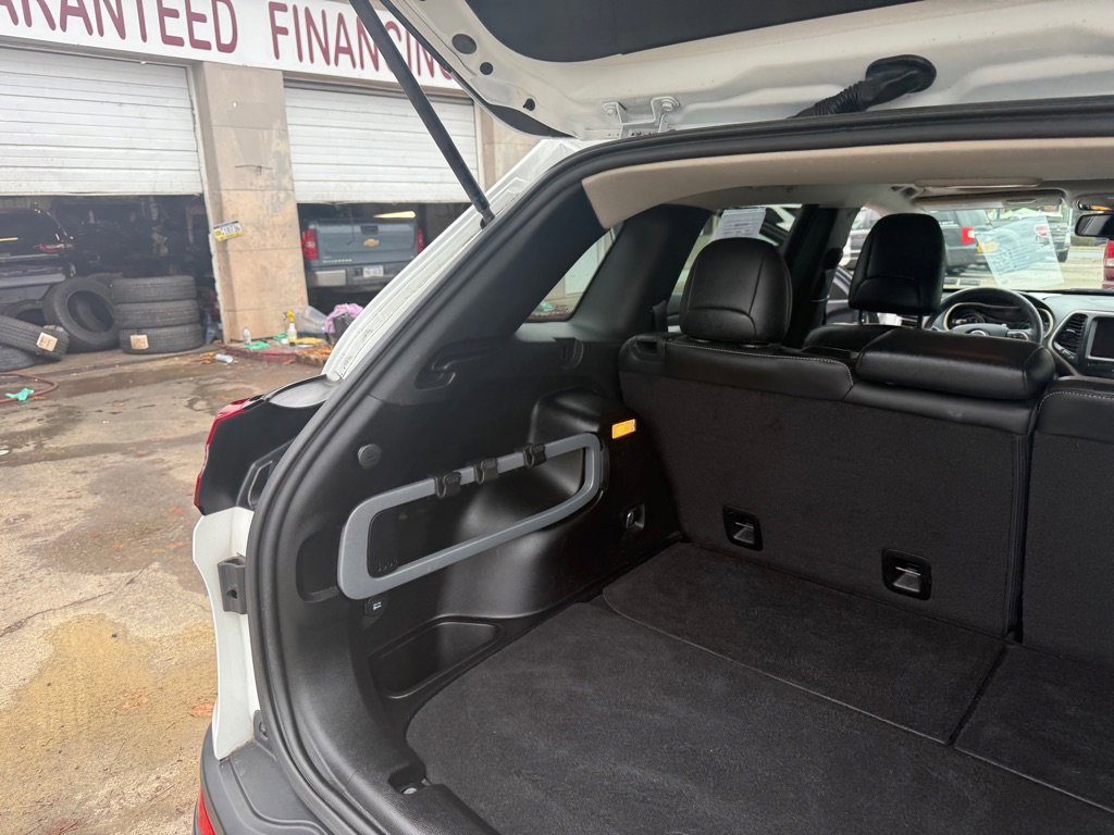 Used 2016 Jeep Cherokee Limited image 41