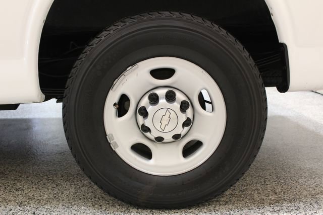 Used 2019 Chevrolet Express 2500 Extended image 20