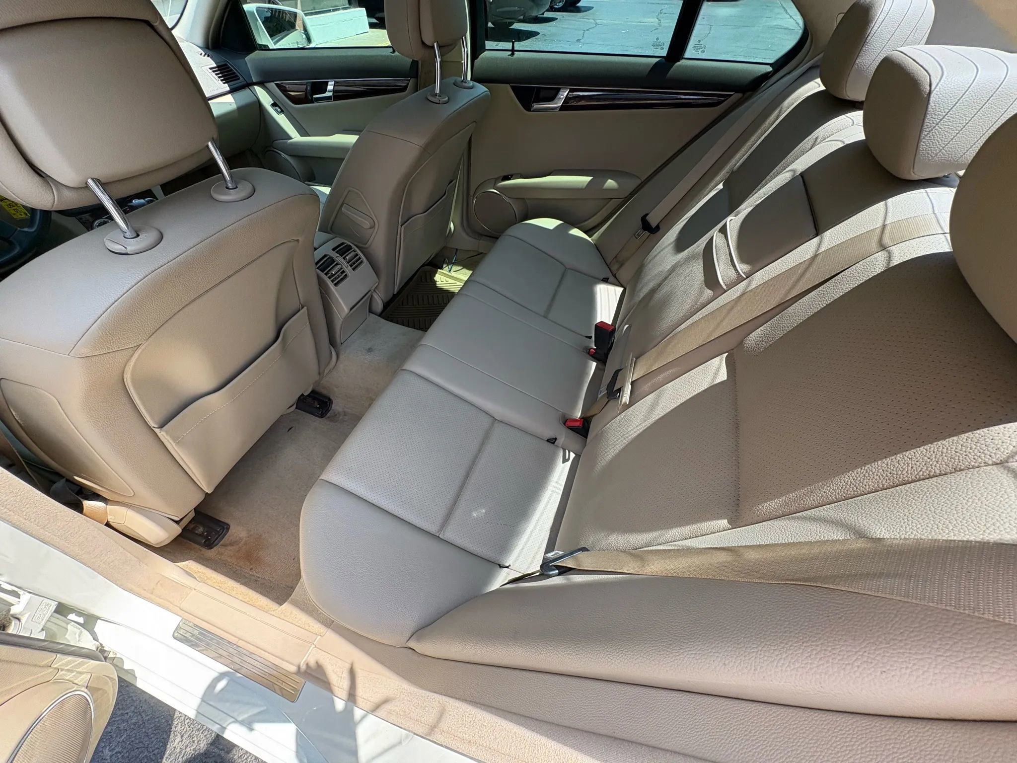 Used 2010 Mercedes-Benz C 300 Sedan image 14