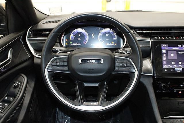 Used 2023 Jeep Grand Cherokee Altitude image 18
