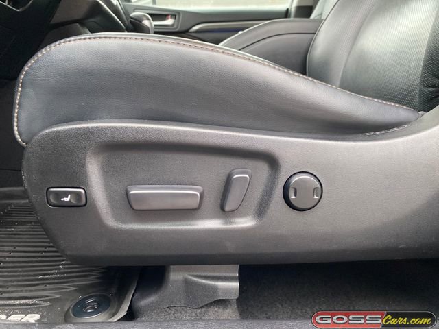 Used 2019 Toyota Highlander Limited image 28