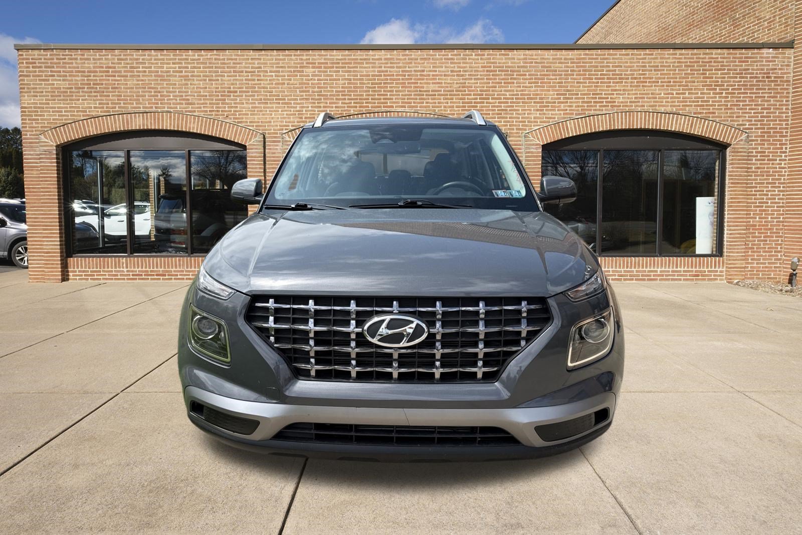 Certified 2025 Hyundai Venue SEL FWD image 10