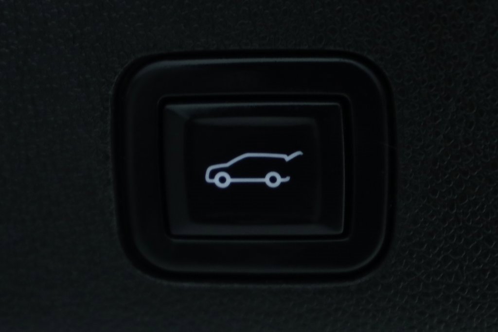 Used 2022 Cadillac Escalade ESV Sport image 9