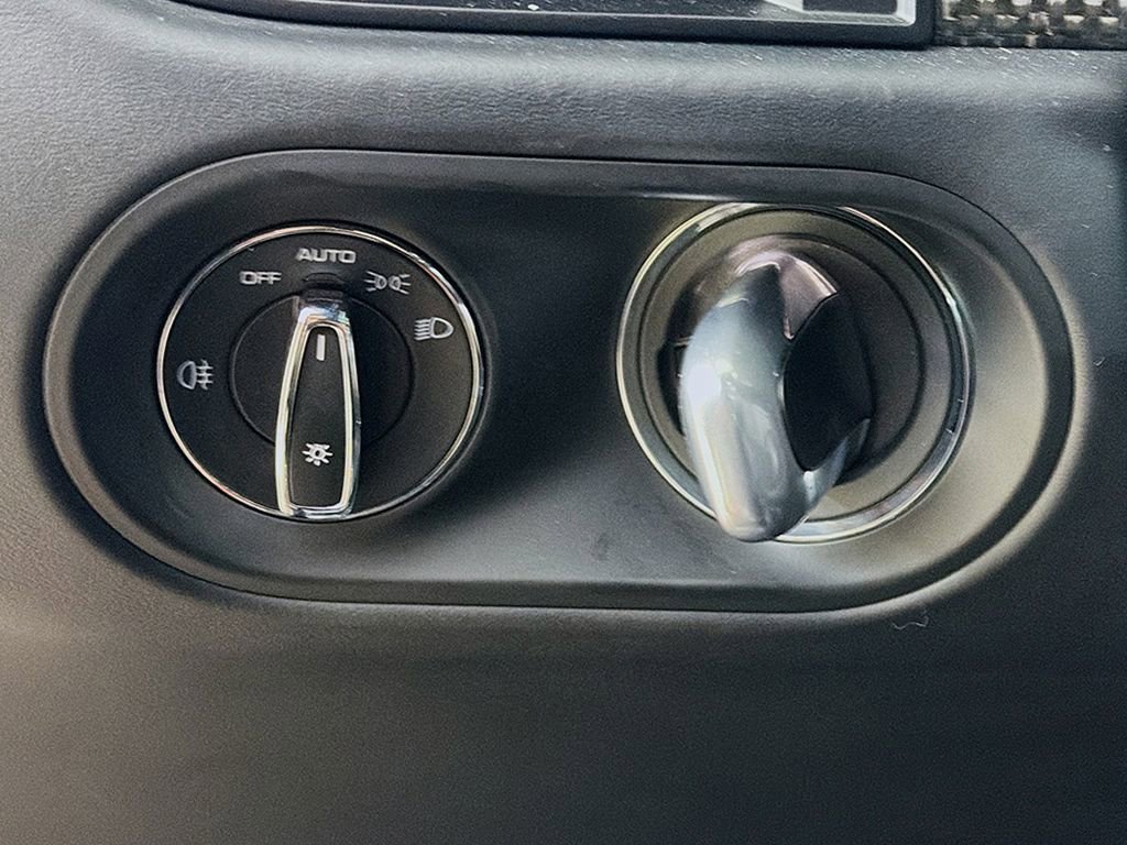 Used 2024 Porsche Macan GTS image 28