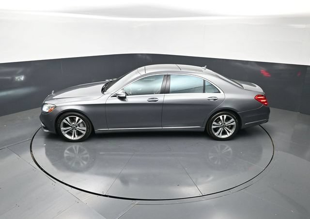 Used 2020 Mercedes-Benz S 560 4MATIC Sedan w/ Premium Package image 17