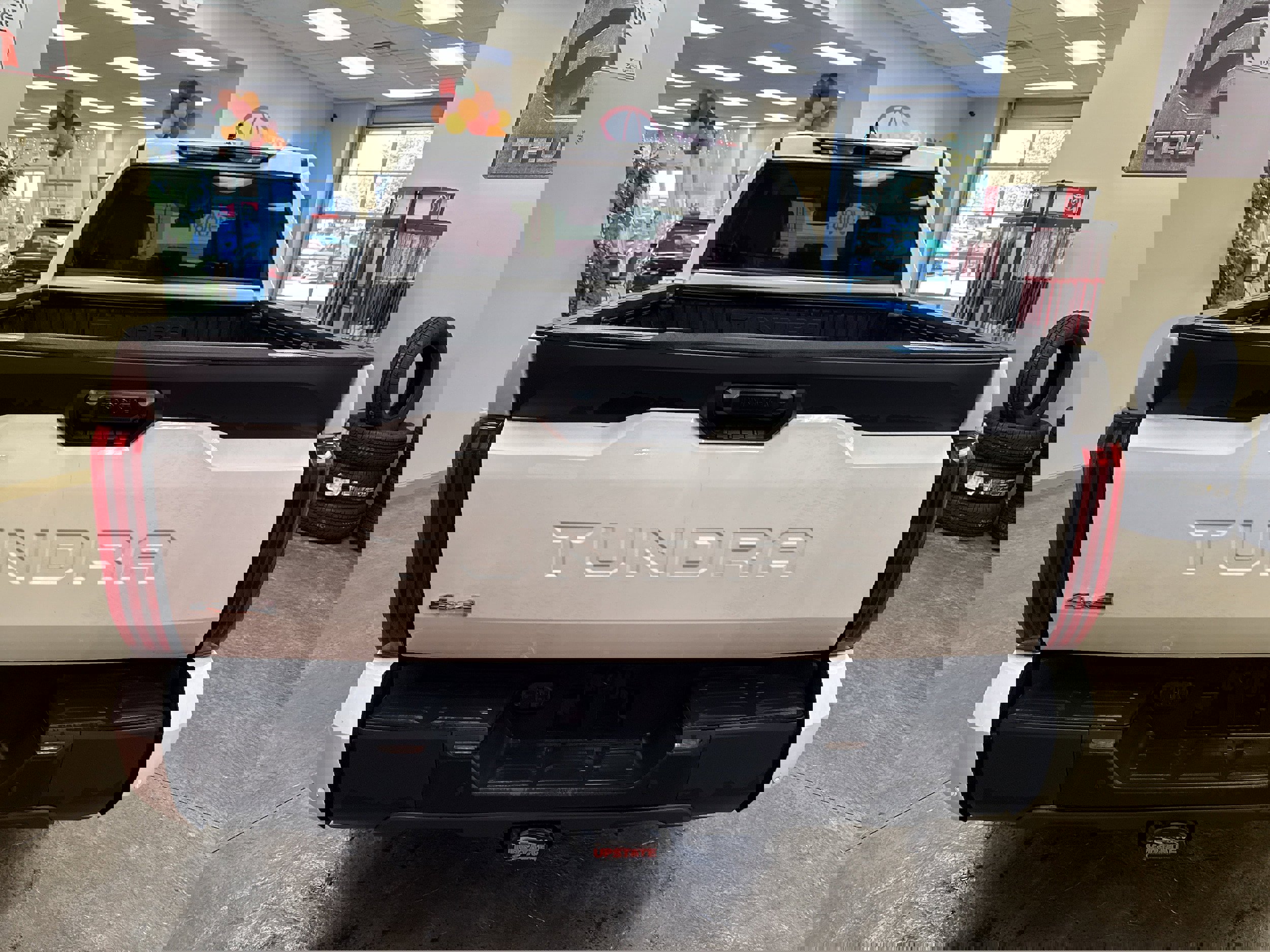 Used 2022 Toyota Tundra SR5 w/ SR5 Premium Package image 8