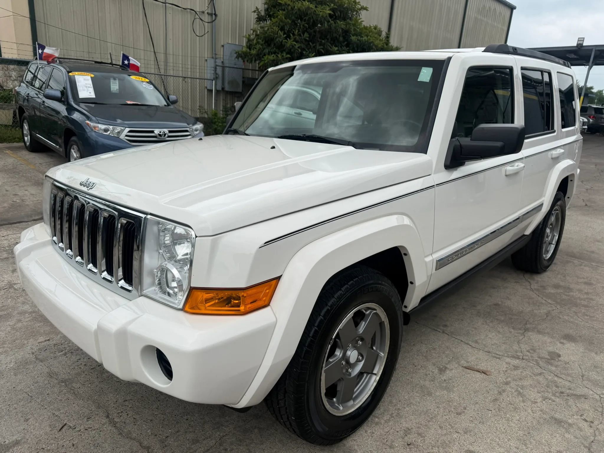 Used 2007 Jeep Commander Sport RWD image 3