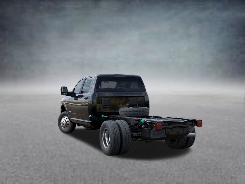 New 2025 RAM 3500 Big Horn AWD/4WD image 3