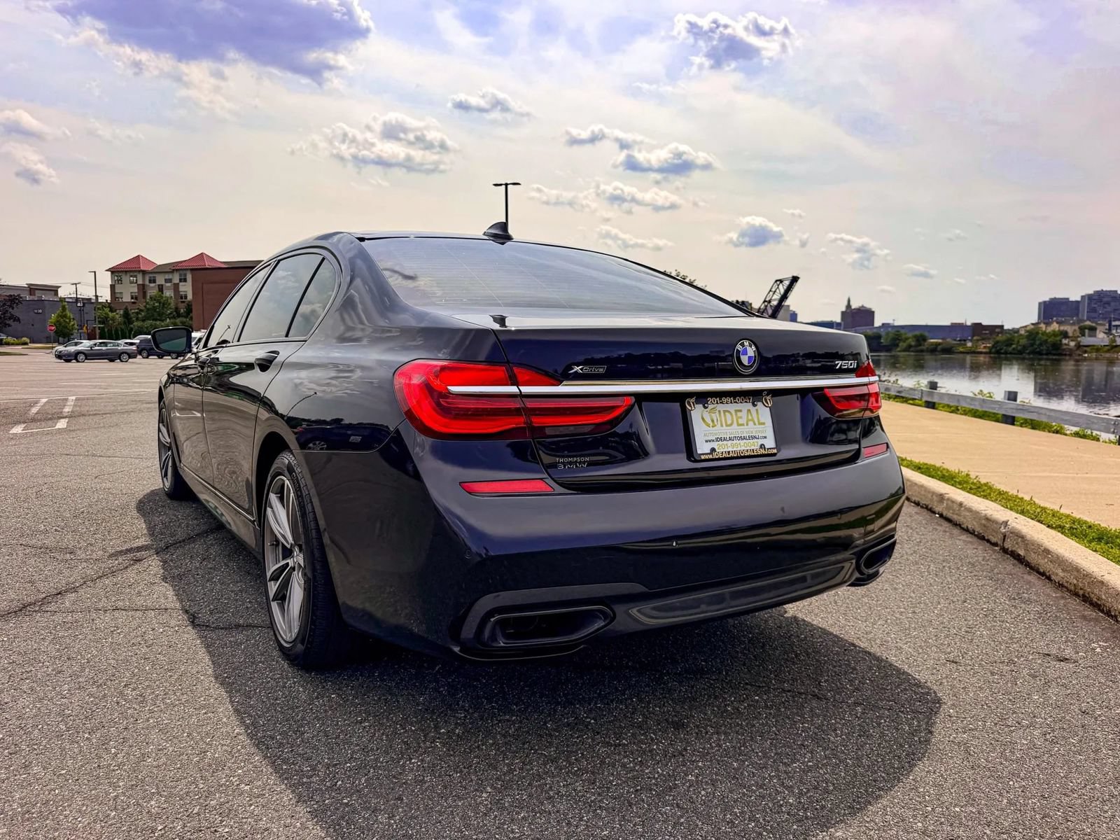 Used 2018 BMW ALPINA B7 xDrive AWD/4WD image 5