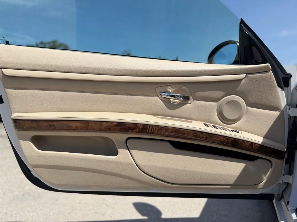 Used 2008 BMW 328i Convertible RWD image 21