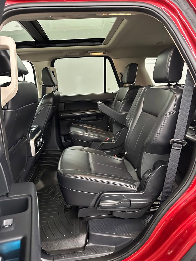 Used 2022 Ford Expedition XLT w/ Equipment Group 202A AWD/4WD image 28