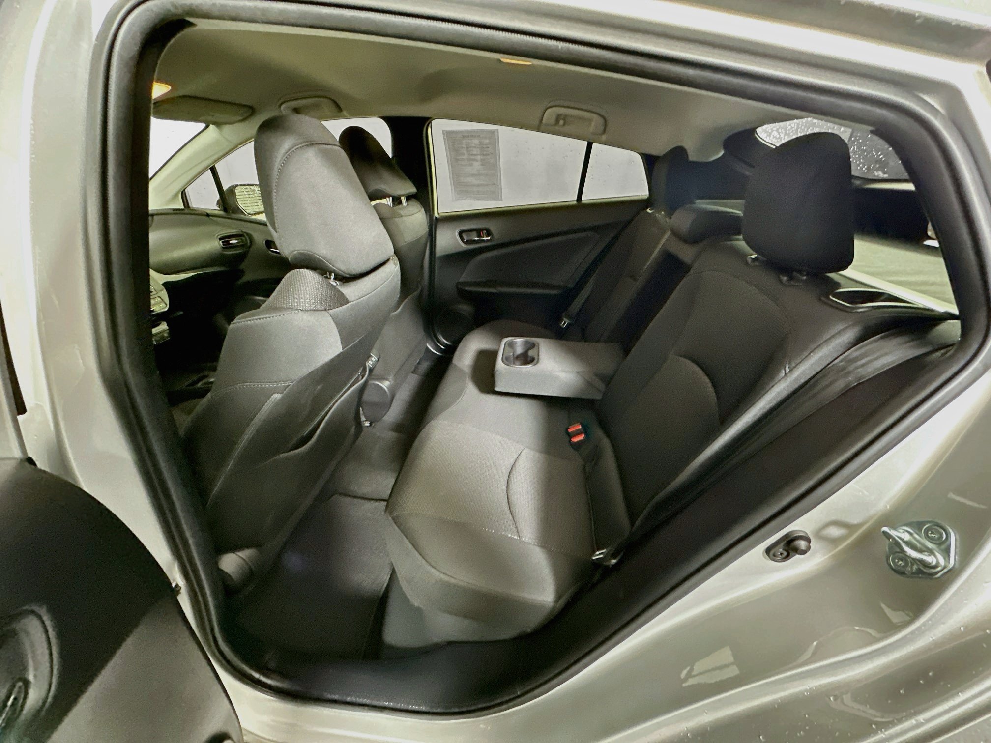 Used 2020 Toyota Prius LE FWD image 27