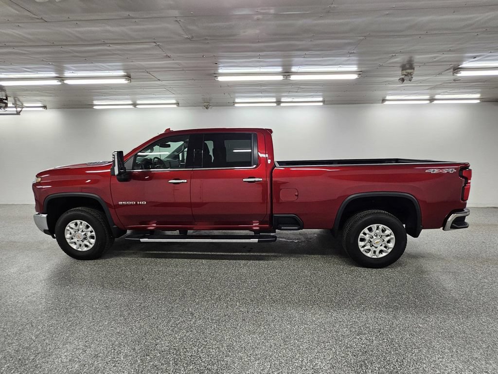 Used 2026 Chevrolet Silverado 2500 LTZ w/ LTZ Convenience Package AWD/4WD image 10