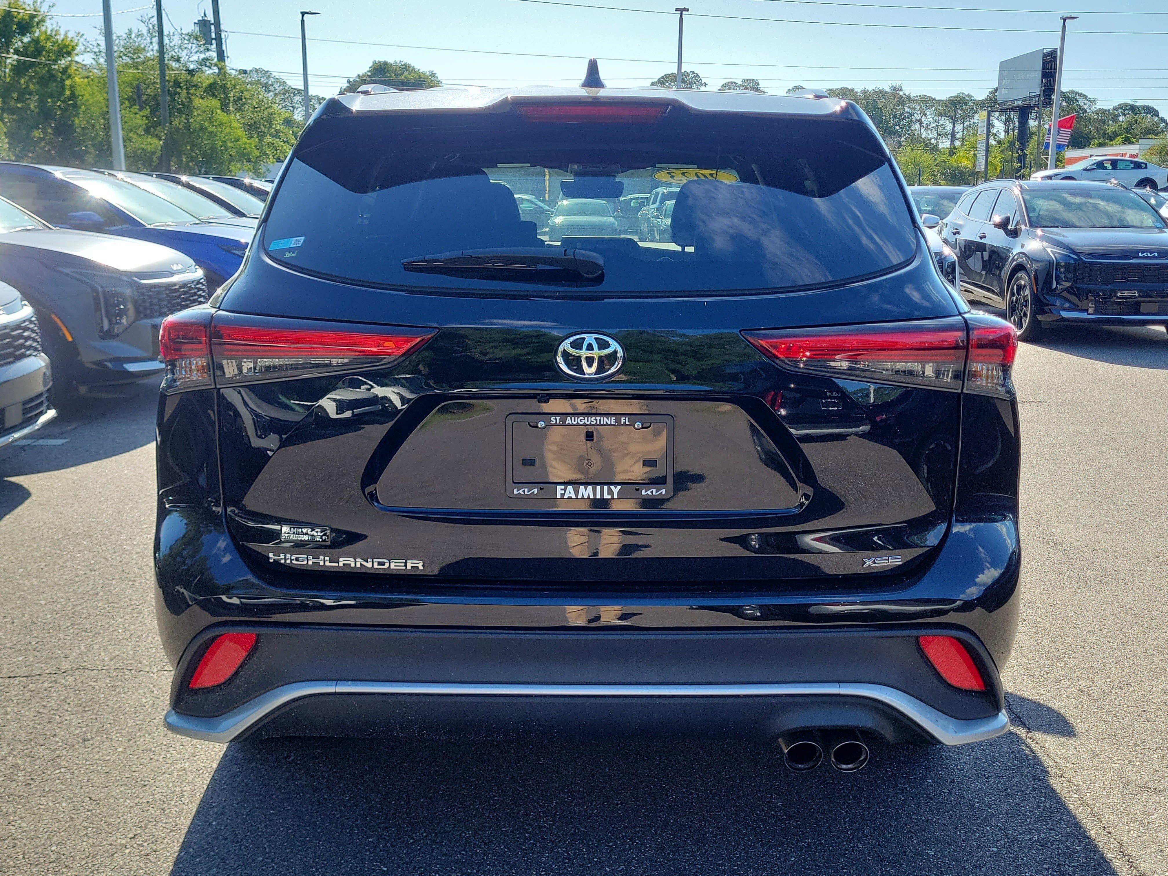 Used 2023 Toyota Highlander XSE FWD image 5