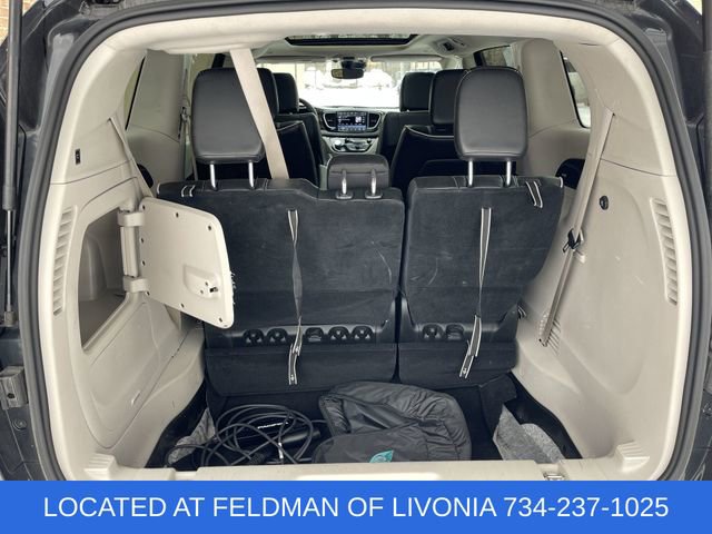 Used 2023 Chrysler Pacifica Limited image 26