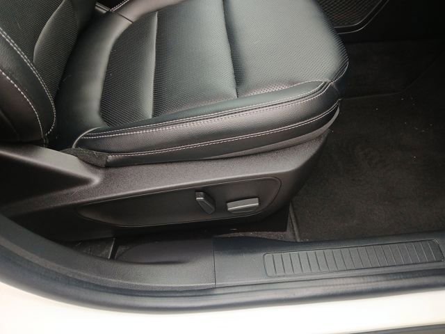 Certified 2022 Ford Escape Titanium w/ Class II Trailer Tow Package image 59