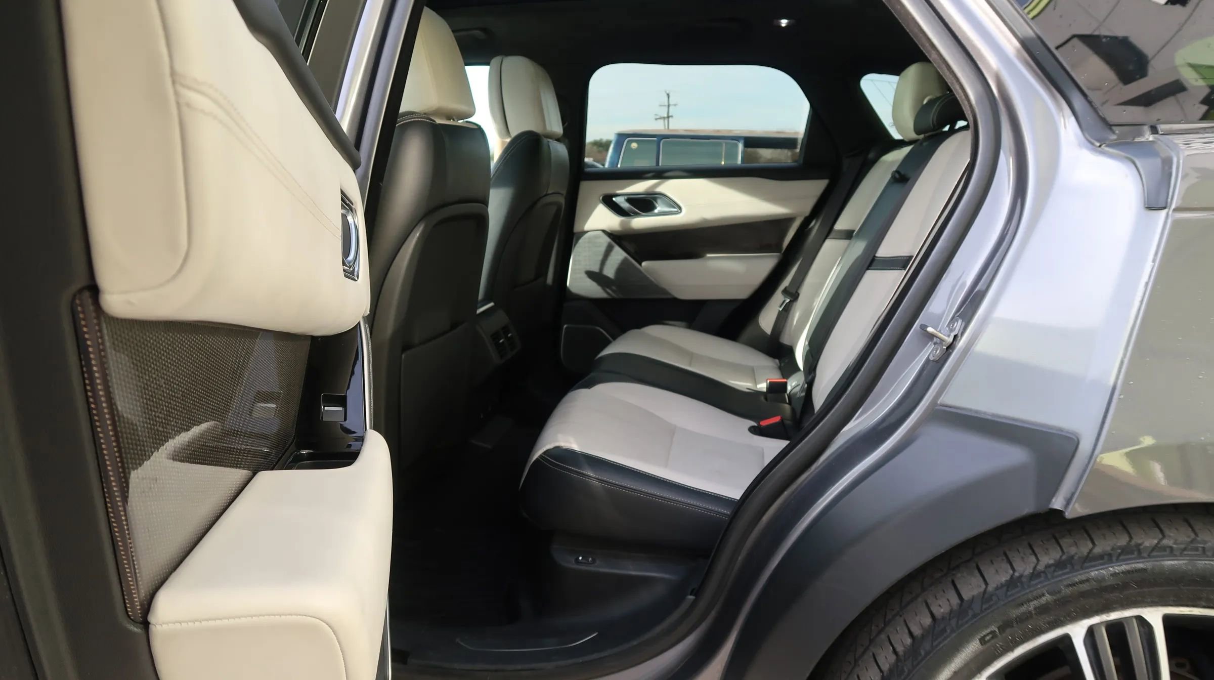 Used 2018 Land Rover Range Rover Velar image 18