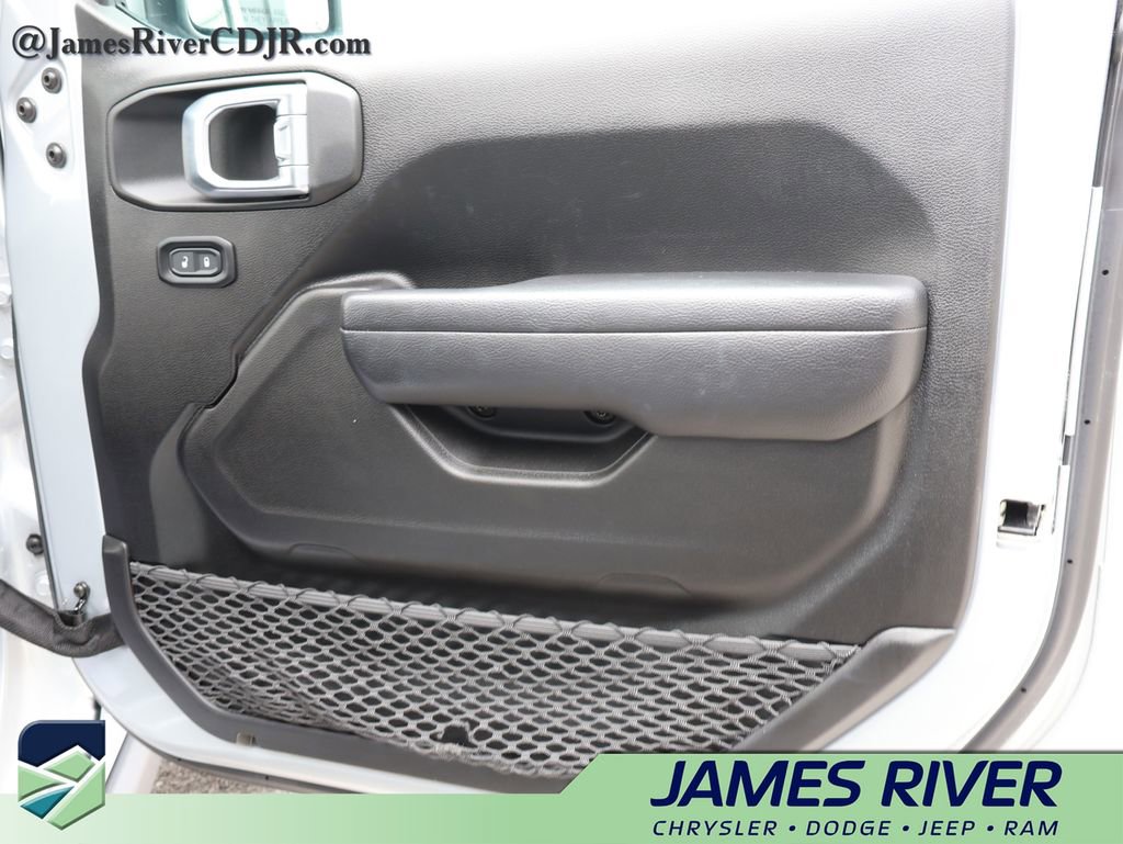 Used 2023 Jeep Wrangler Unlimited w/ Cold Weather Group AWD/4WD image 8