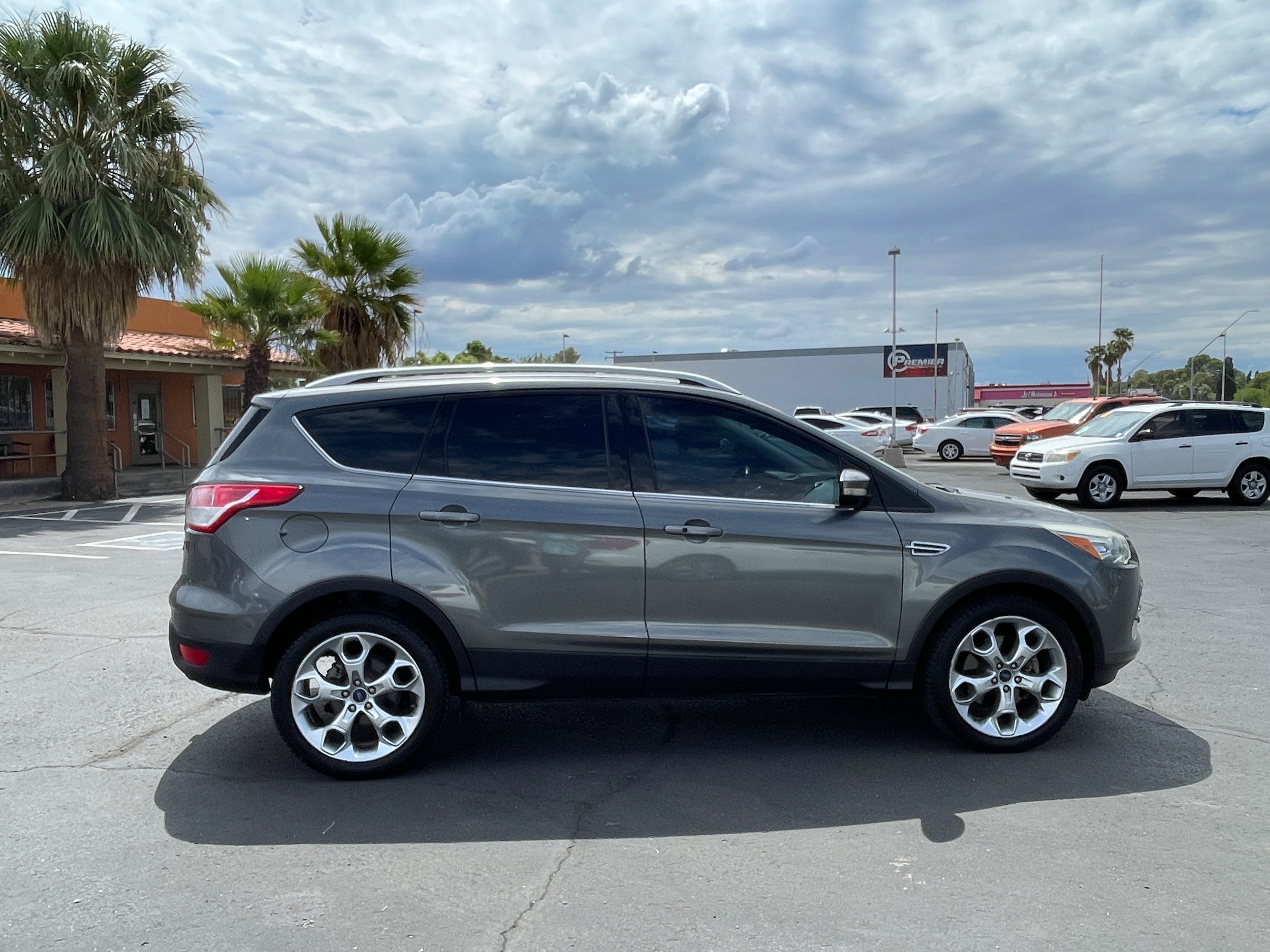 Used 2014 Ford Escape Titanium w/ Equipment Group 401A FWD image 6