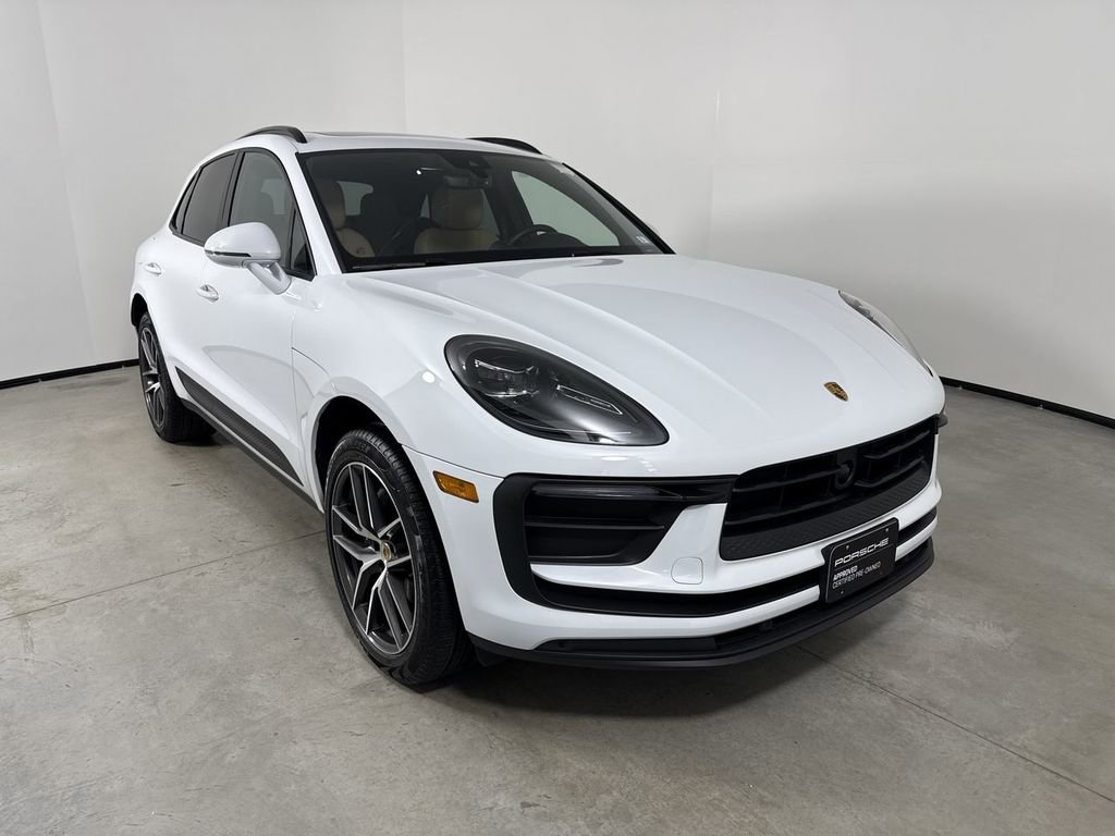 Certified 2025 Porsche Macan image 9