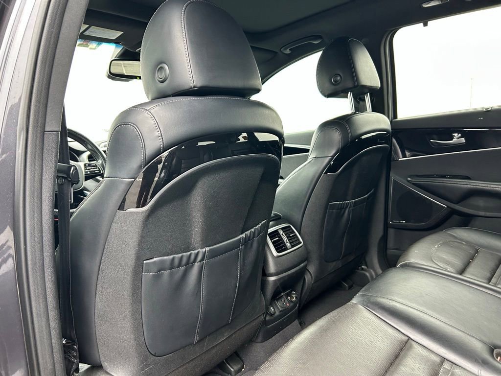 Used 2019 Kia Sorento SX image 17
