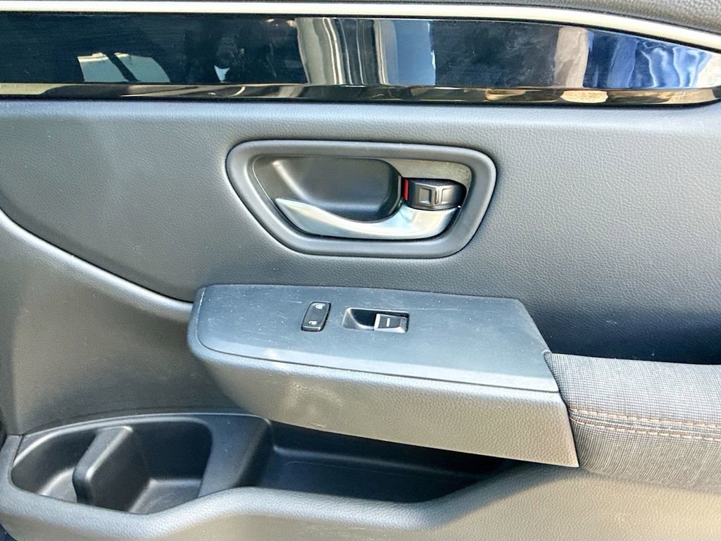 Used 2025 Honda Pilot Sport image 34