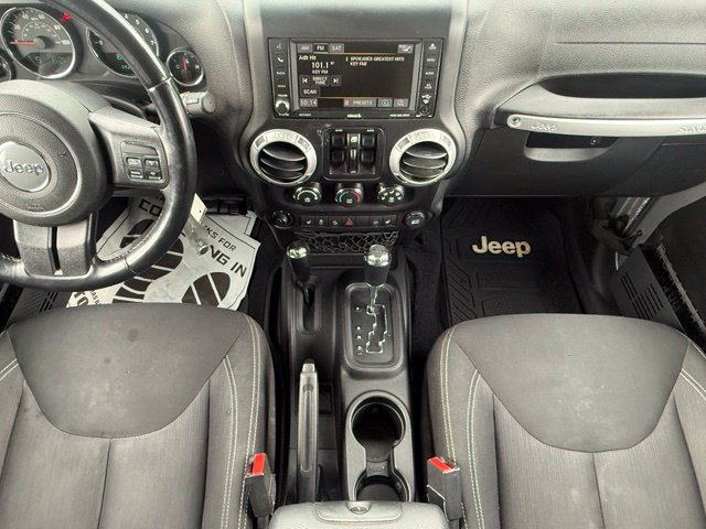Used 2016 Jeep Wrangler Unlimited Sahara w/ Connectivity Group AWD/4WD image 23