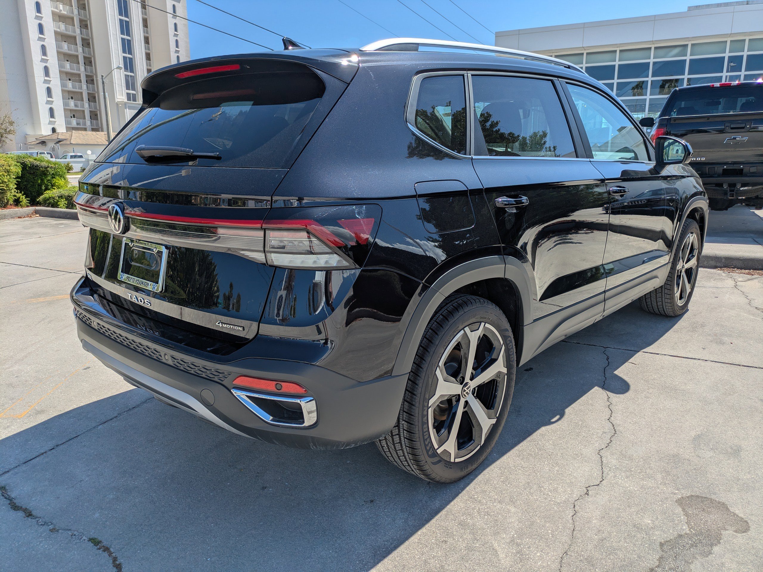 New 2026 Volkswagen Taos SEL AWD/4WD image 4