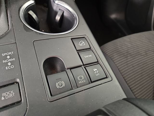 Used 2023 Toyota Highlander LE image 27