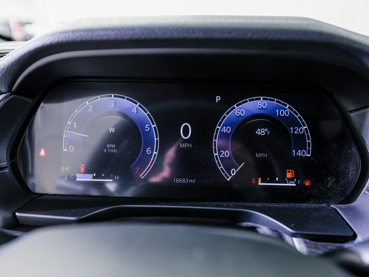 Used 2024 Jeep Grand Cherokee Limited w/ Black Appearance Package image 15