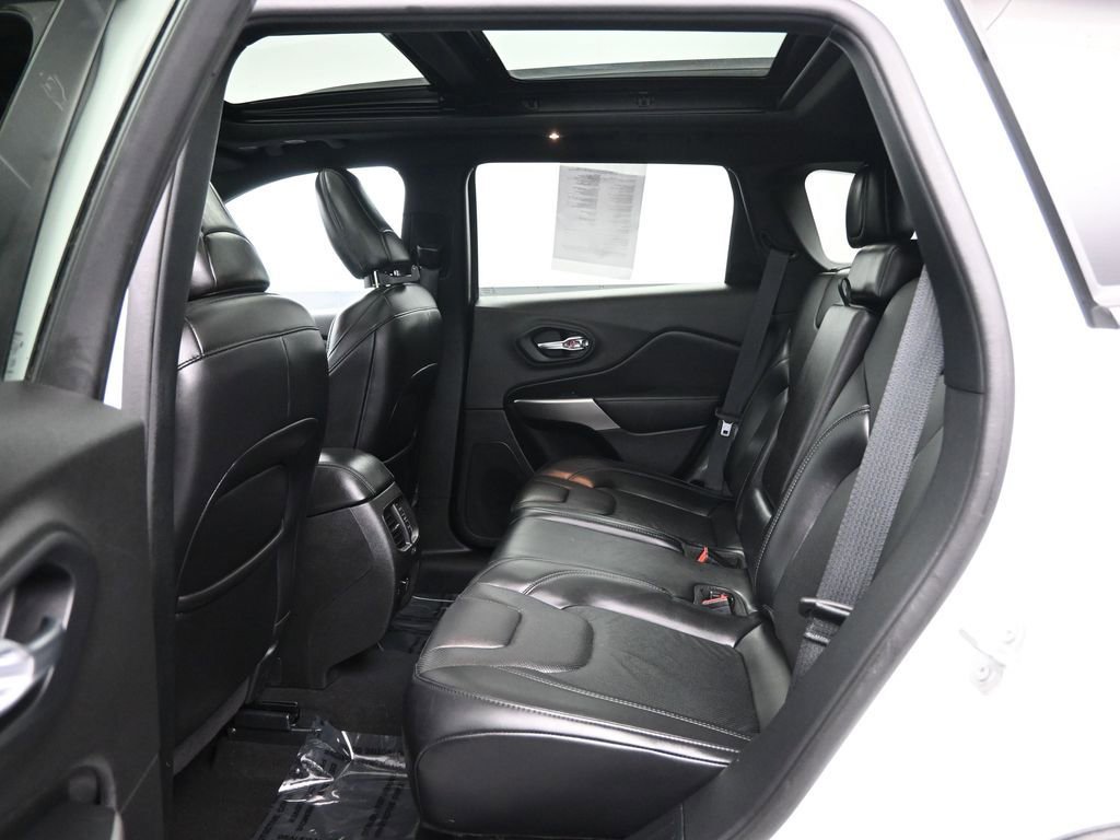 Used 2021 Jeep Cherokee High Altitude AWD/4WD image 29