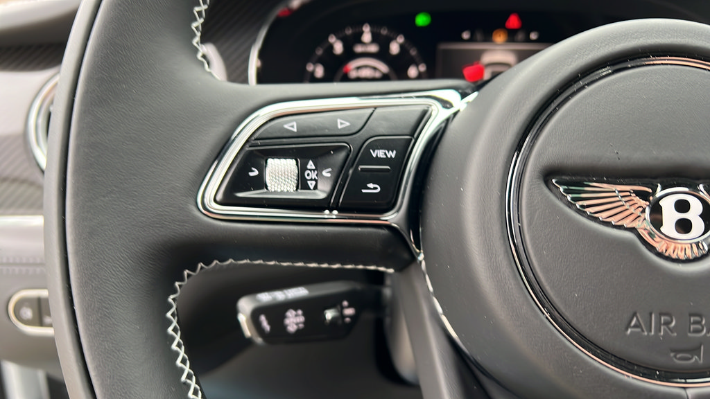 New 2026 Bentley Bentayga Speed AWD/4WD image 31