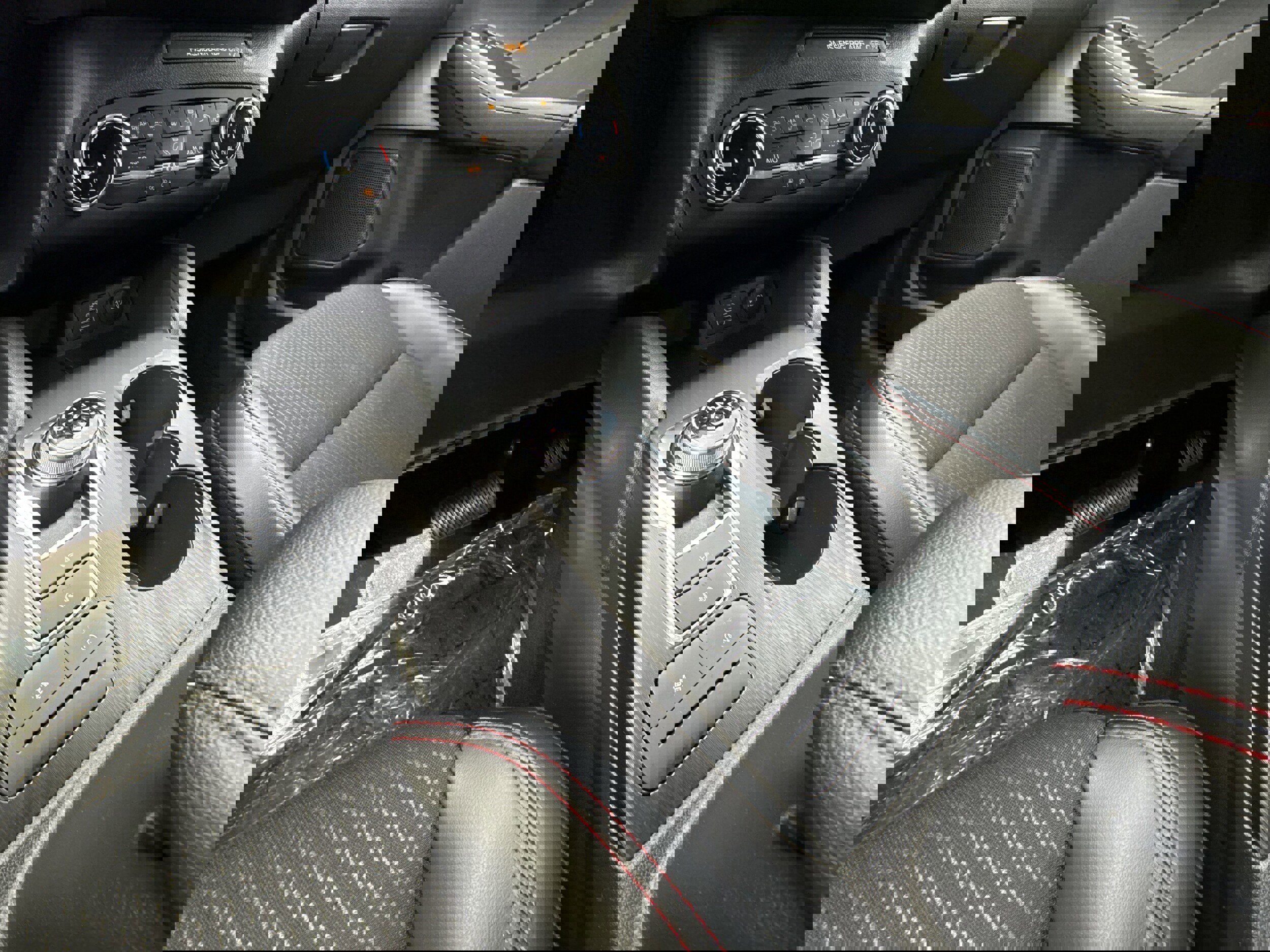 Used 2025 Ford Escape ST-Line image 19