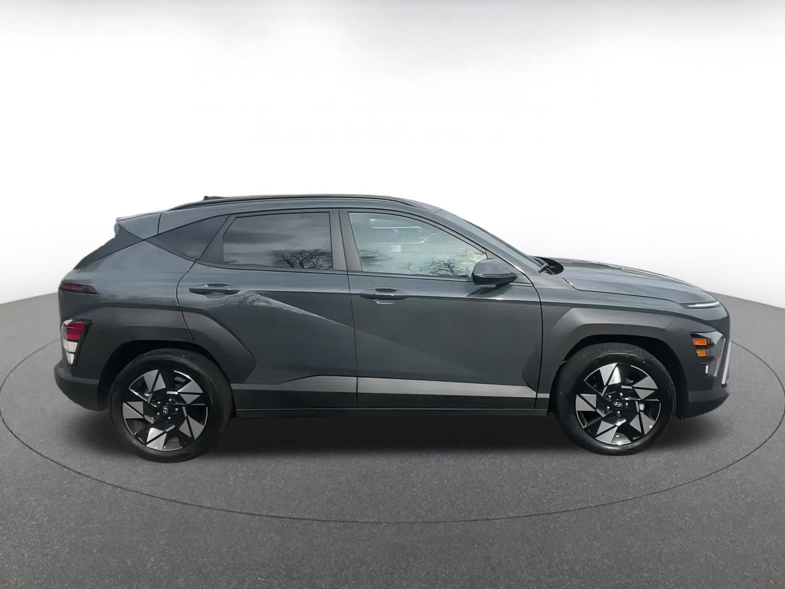 Used 2025 Hyundai Kona SEL image 16