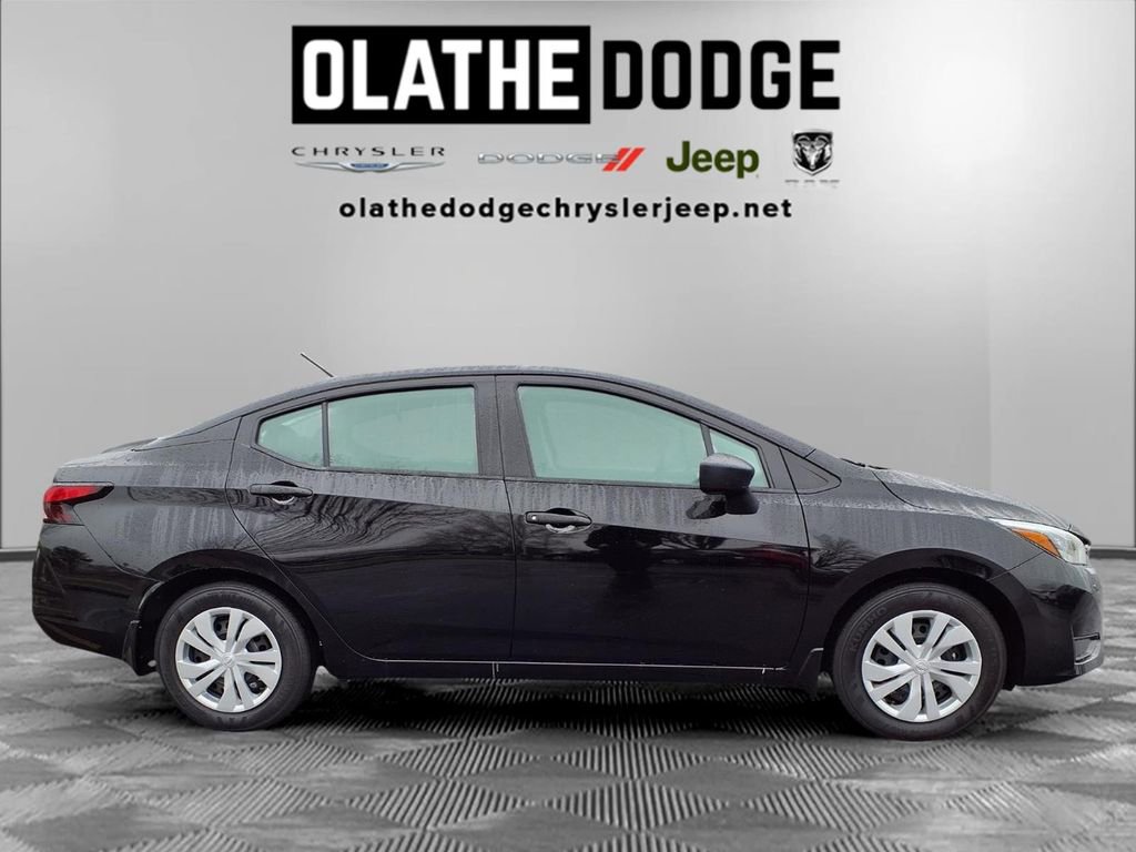 Used 2025 Nissan Versa S w/ Trunk Package image 29