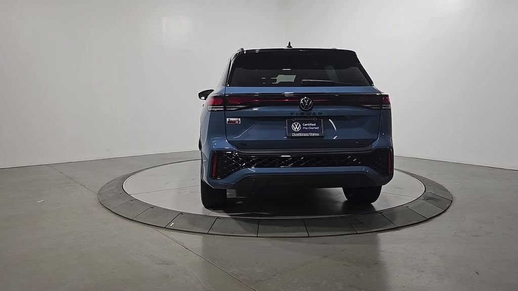 Certified 2025 Volkswagen Tiguan SE R-Line AWD/4WD image 5