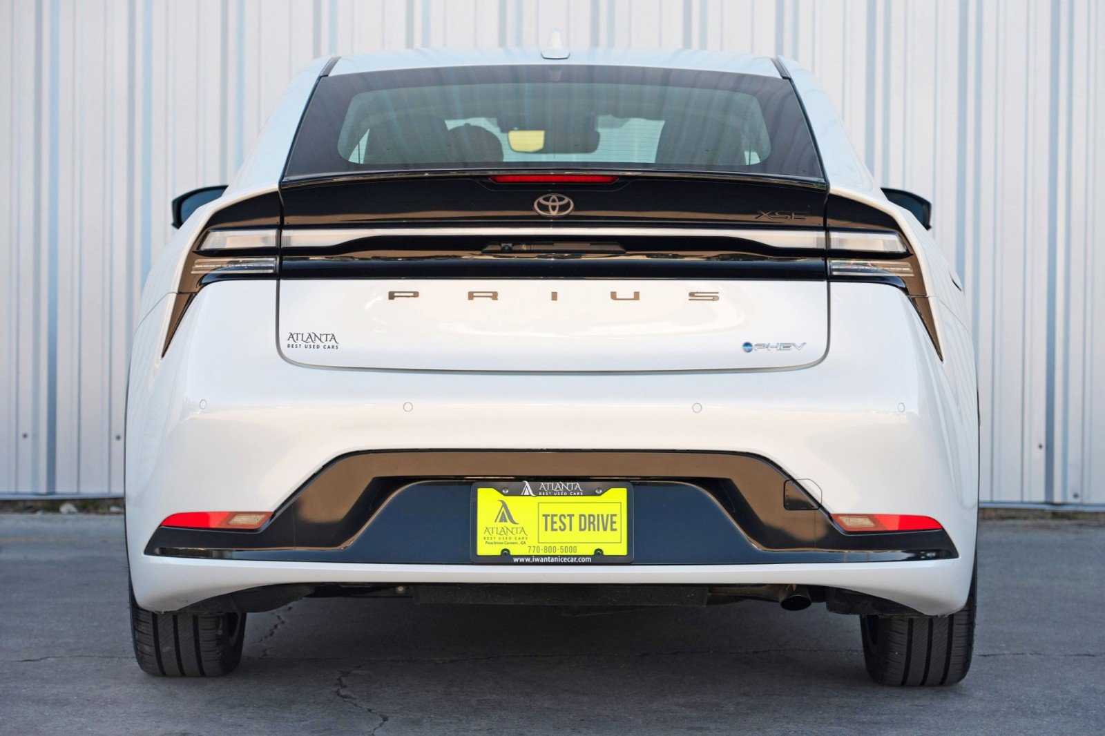 Used 2025 Toyota Prius Plug-In Hybrid XSE FWD image 10