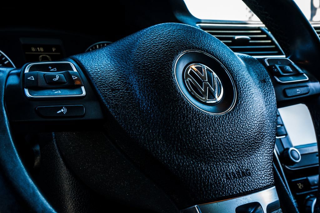 Used 2013 Volkswagen Passat 2.5 SEL Premium FWD image 24