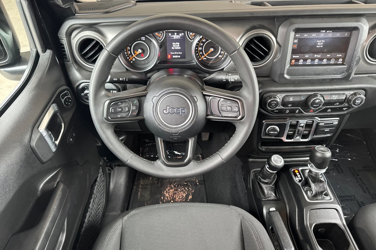 Used 2023 Jeep Gladiator Sport image 13