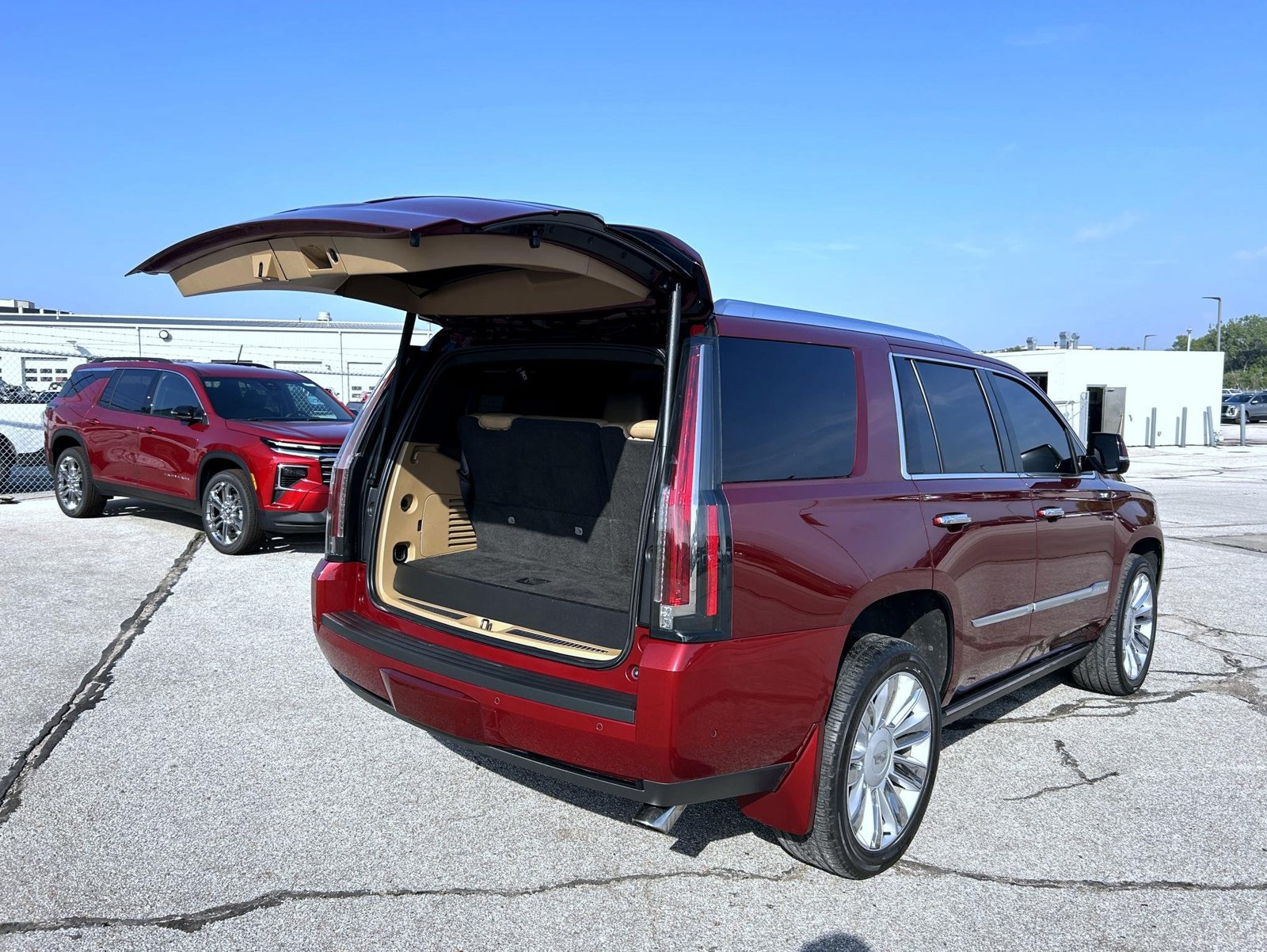 Used 2019 Cadillac Escalade Platinum AWD/4WD image 23