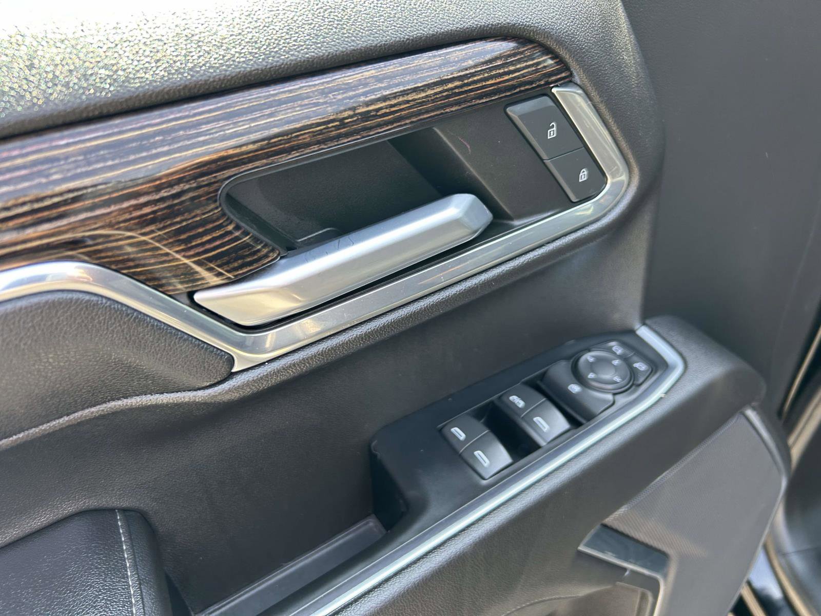 Used 2022 GMC Sierra 1500 Elevation image 18