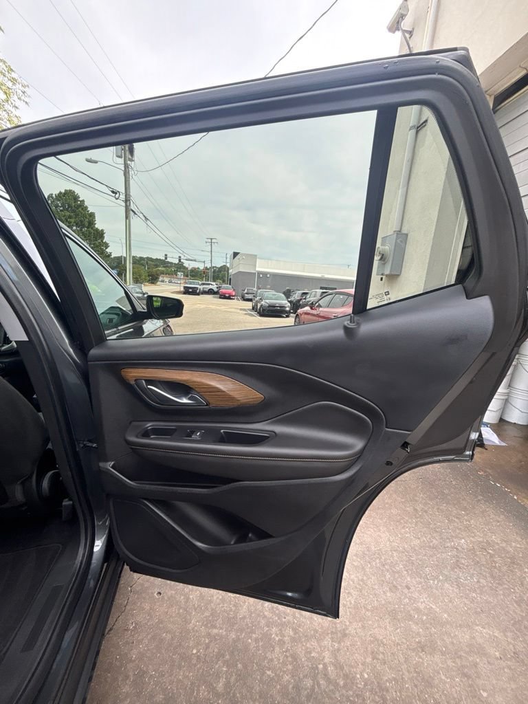 Used 2020 GMC Terrain SLE w/ Driver Convenience Package FWD image 23
