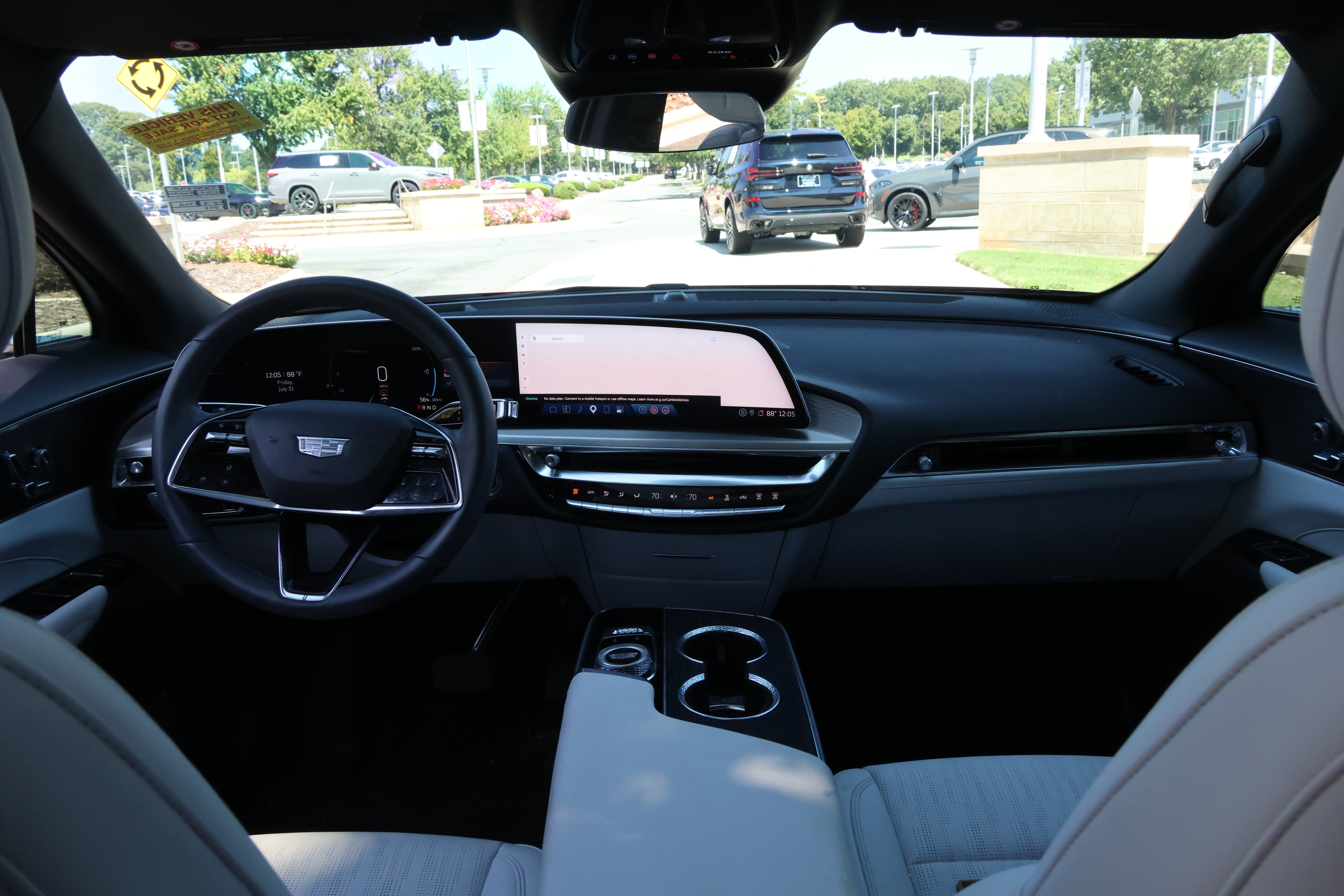 Used 2024 Cadillac Lyriq Luxury RWD image 16