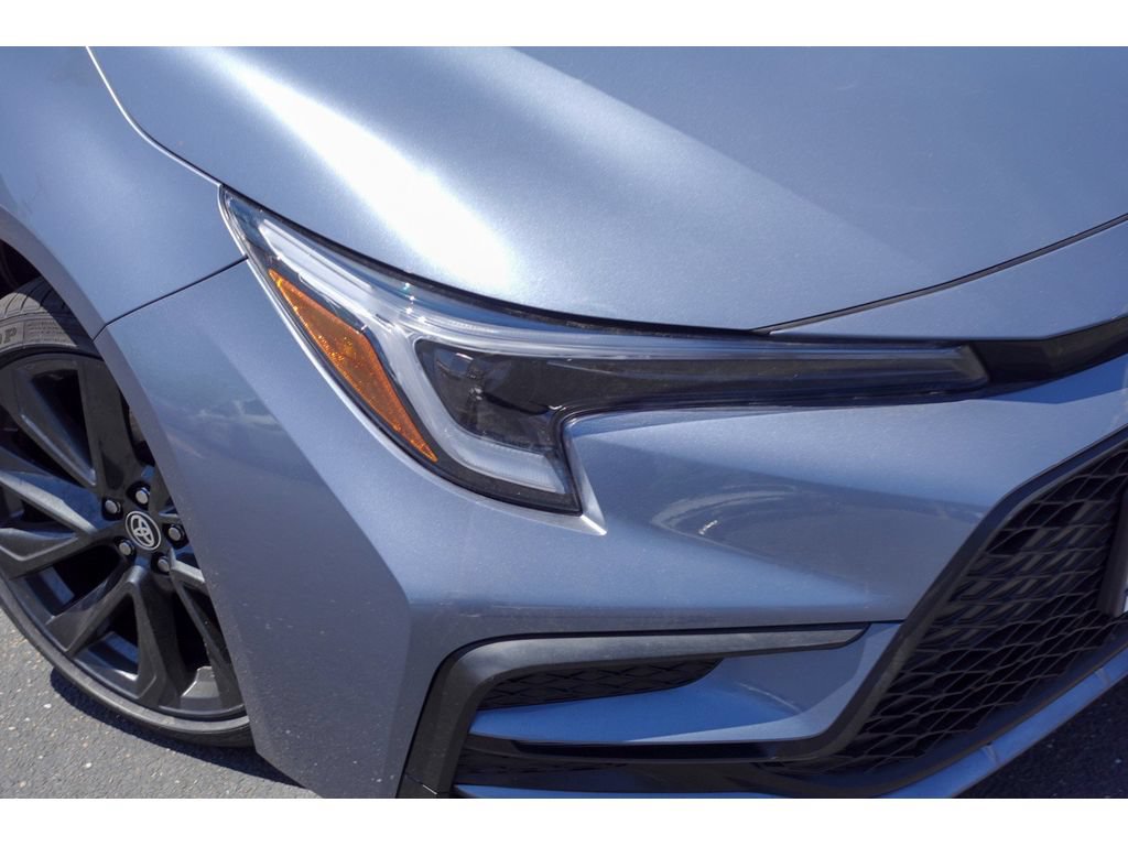 Used 2025 Toyota Corolla SE FWD image 2